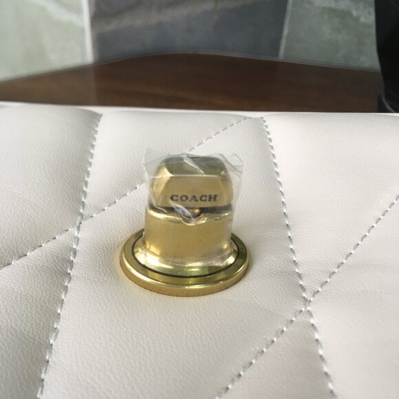 NEW COACH quilted pillow Madison leather shoulder crossbody bag in white - Picture 7 of 10